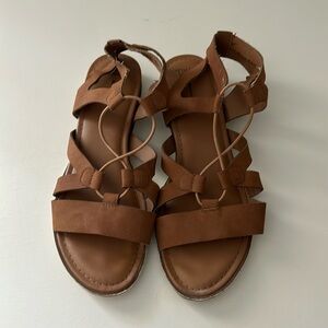 Brown suede adjustable strappy sandals